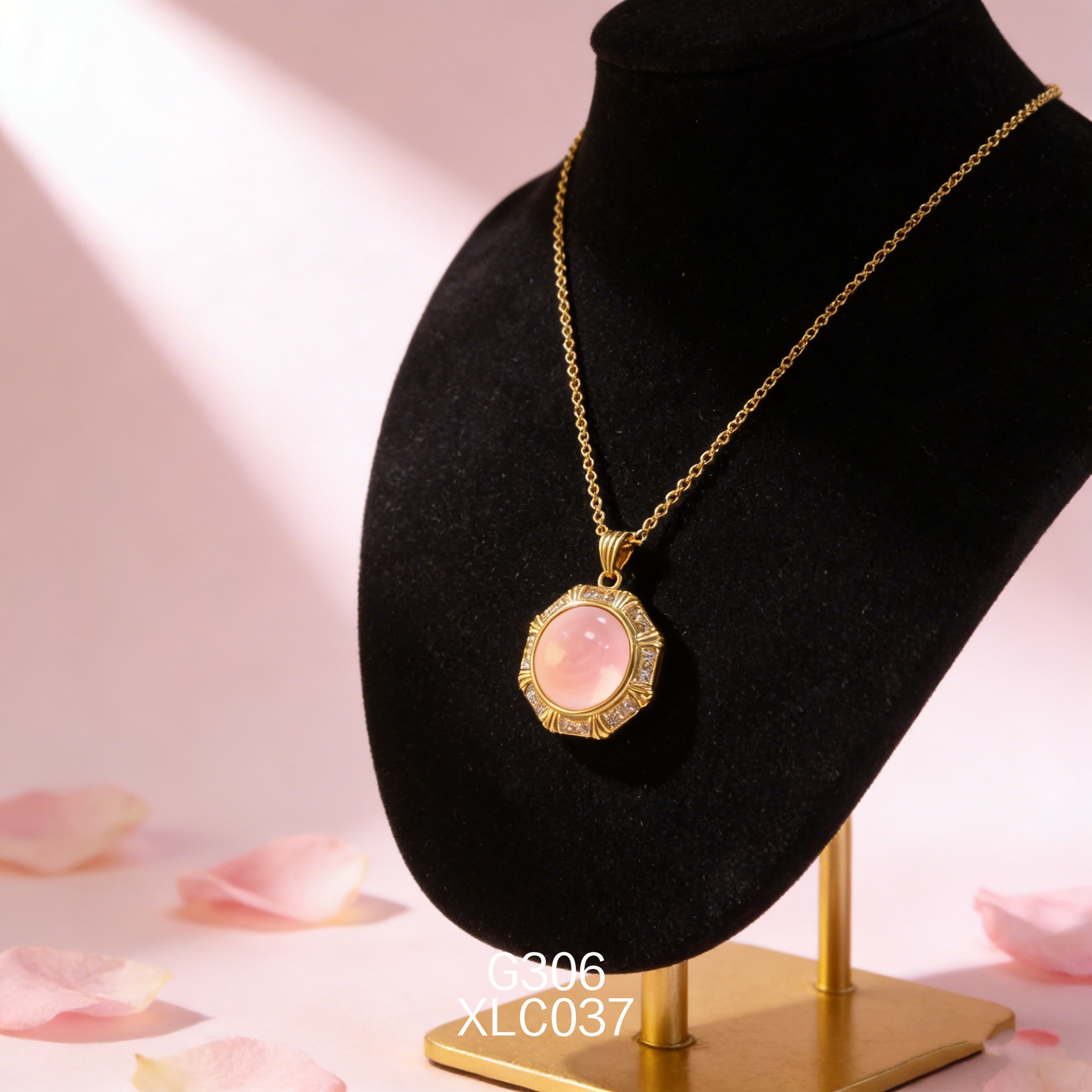 电镀黄金 12.6mm 锆石女皇贝项链