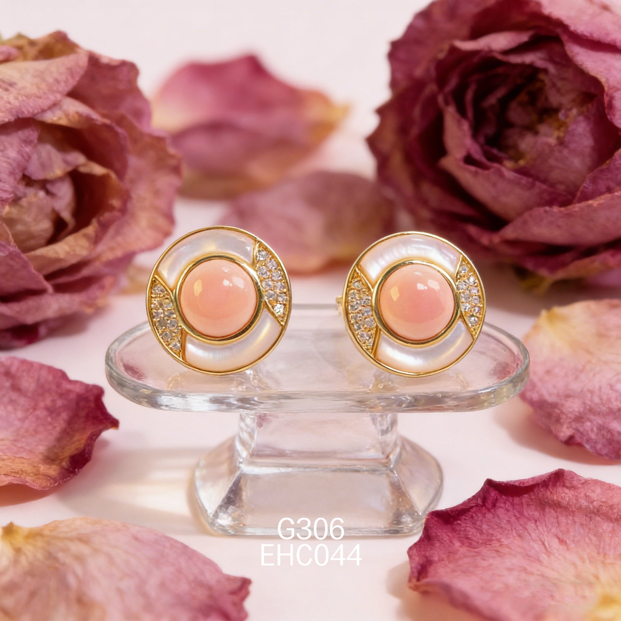 电镀黄金白贝女皇贝耳环