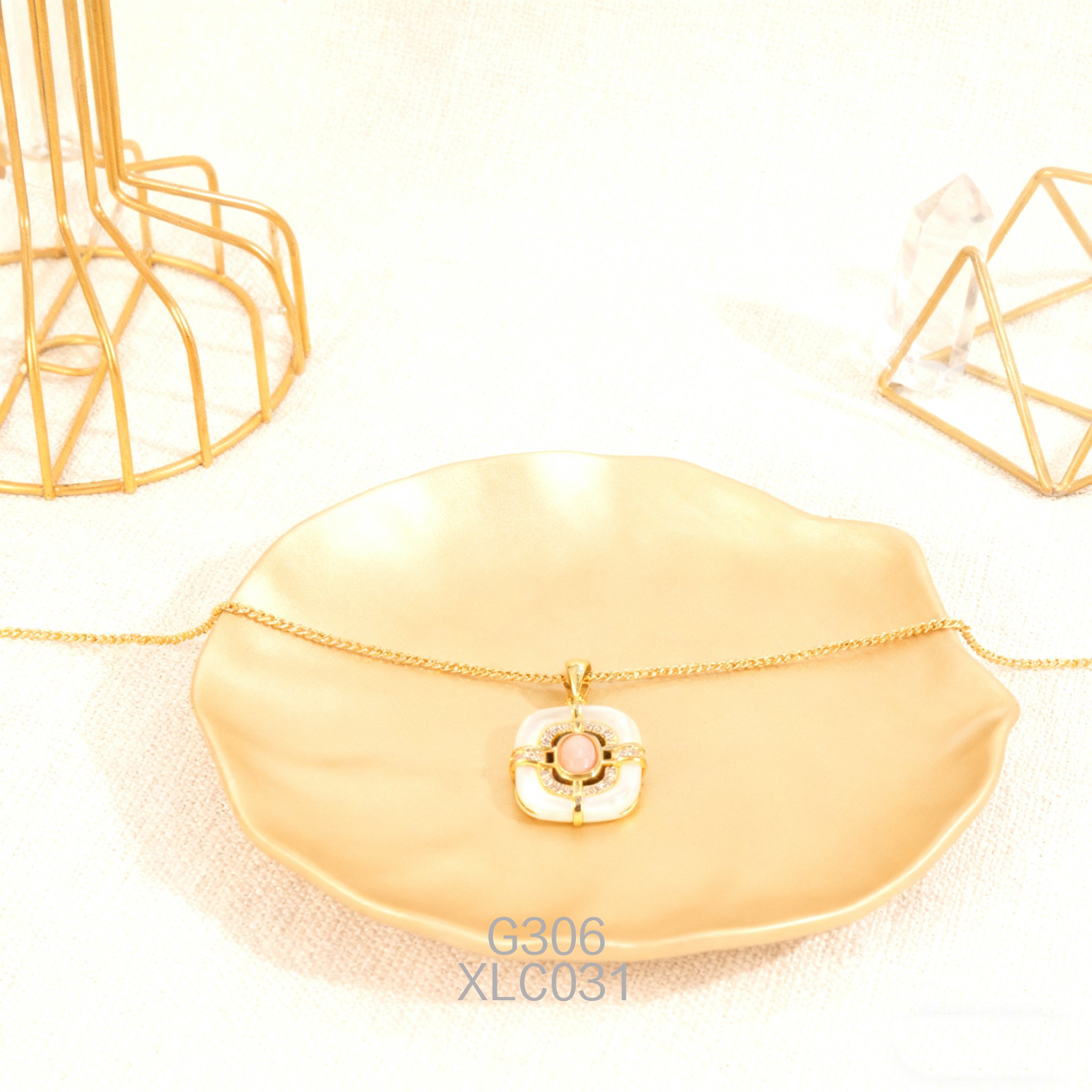 电镀黄金宫廷风白贝+女皇贝项链