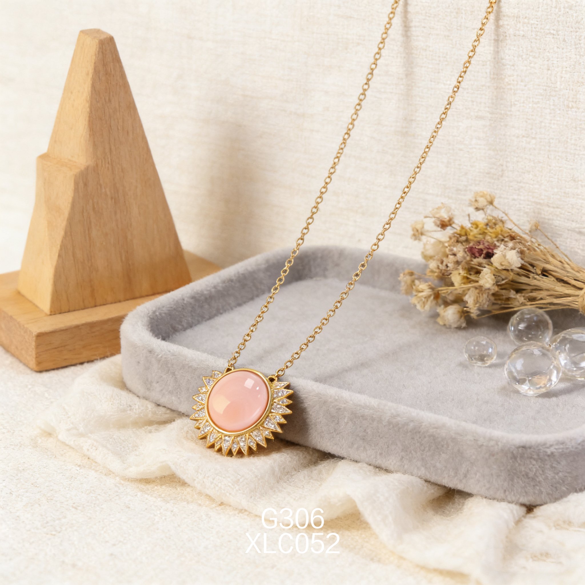 电镀黄金 12.6 x 5mm 锆石女皇贝项链