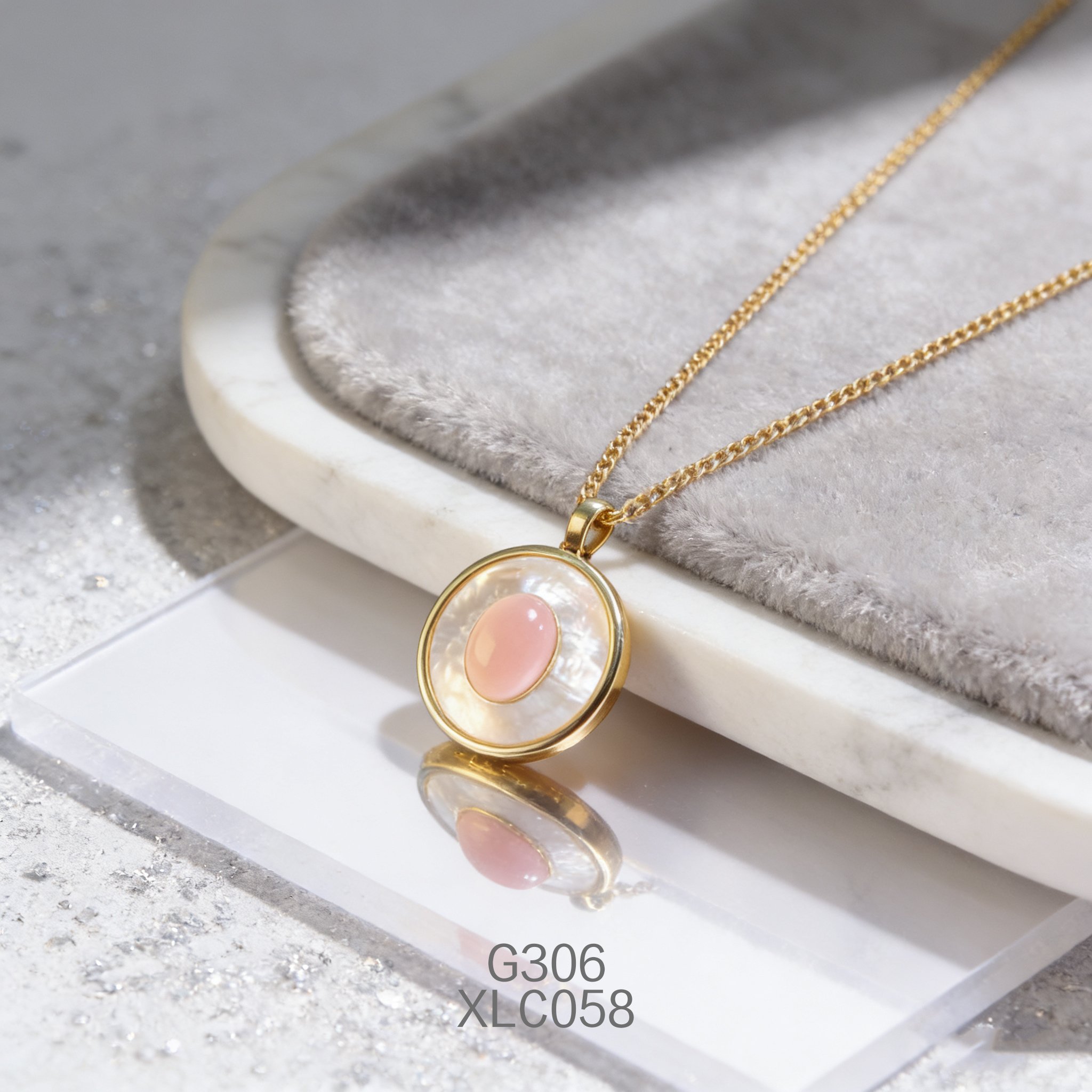 電鍍黃金白貝女皇貝時尚項鍊