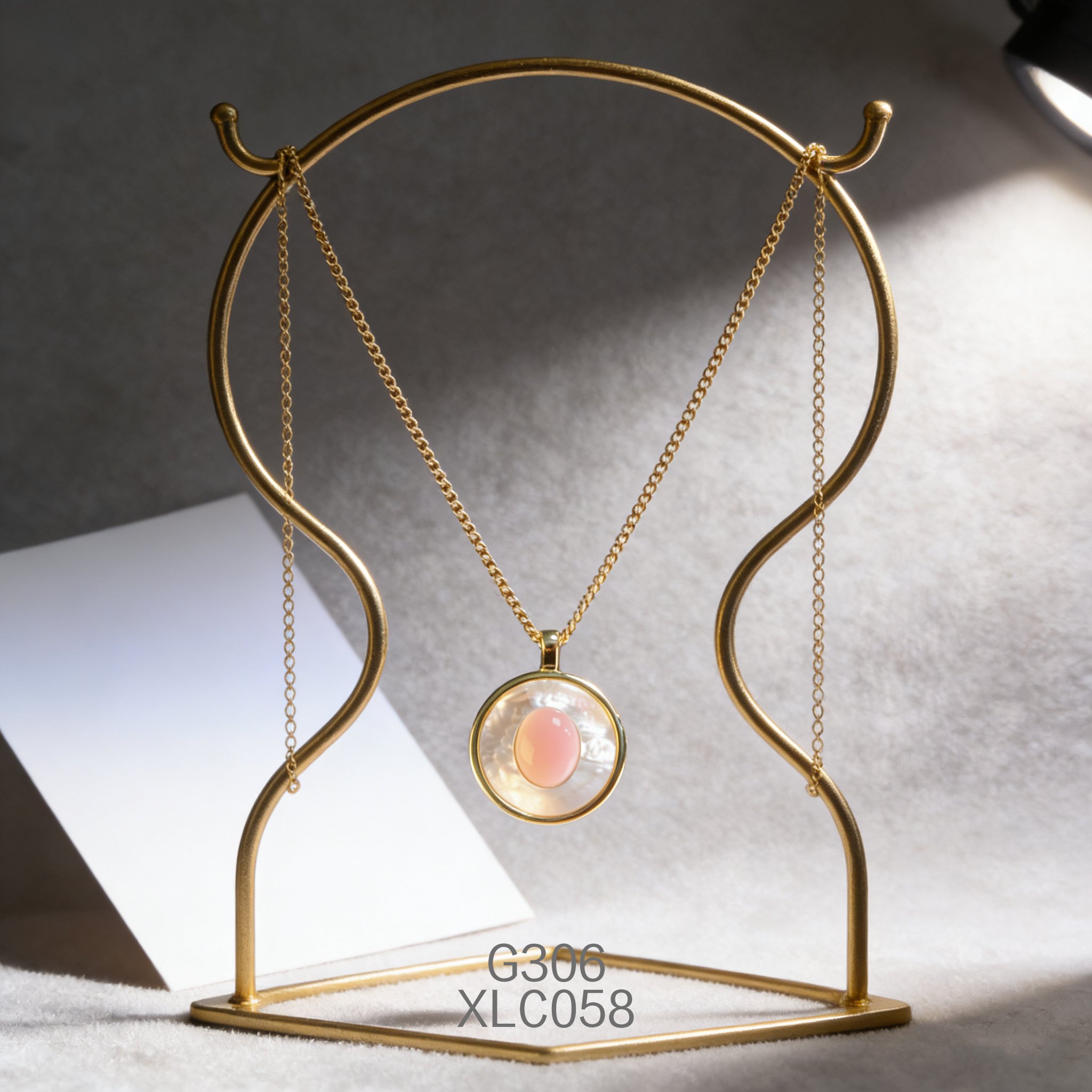 電鍍黃金白貝女皇貝時尚項鍊