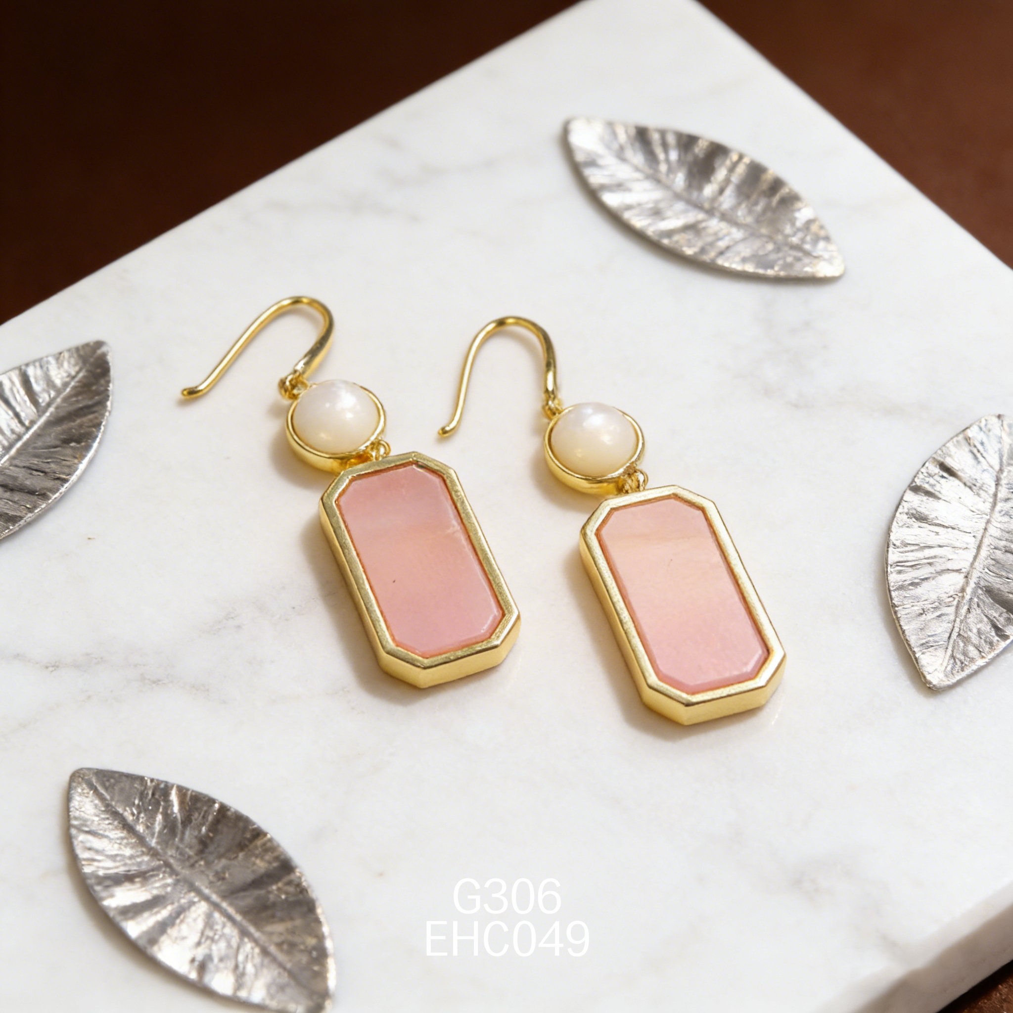 Orecchini placcati oro con Madreperla 8mm + Orechia di mare 10x21mm