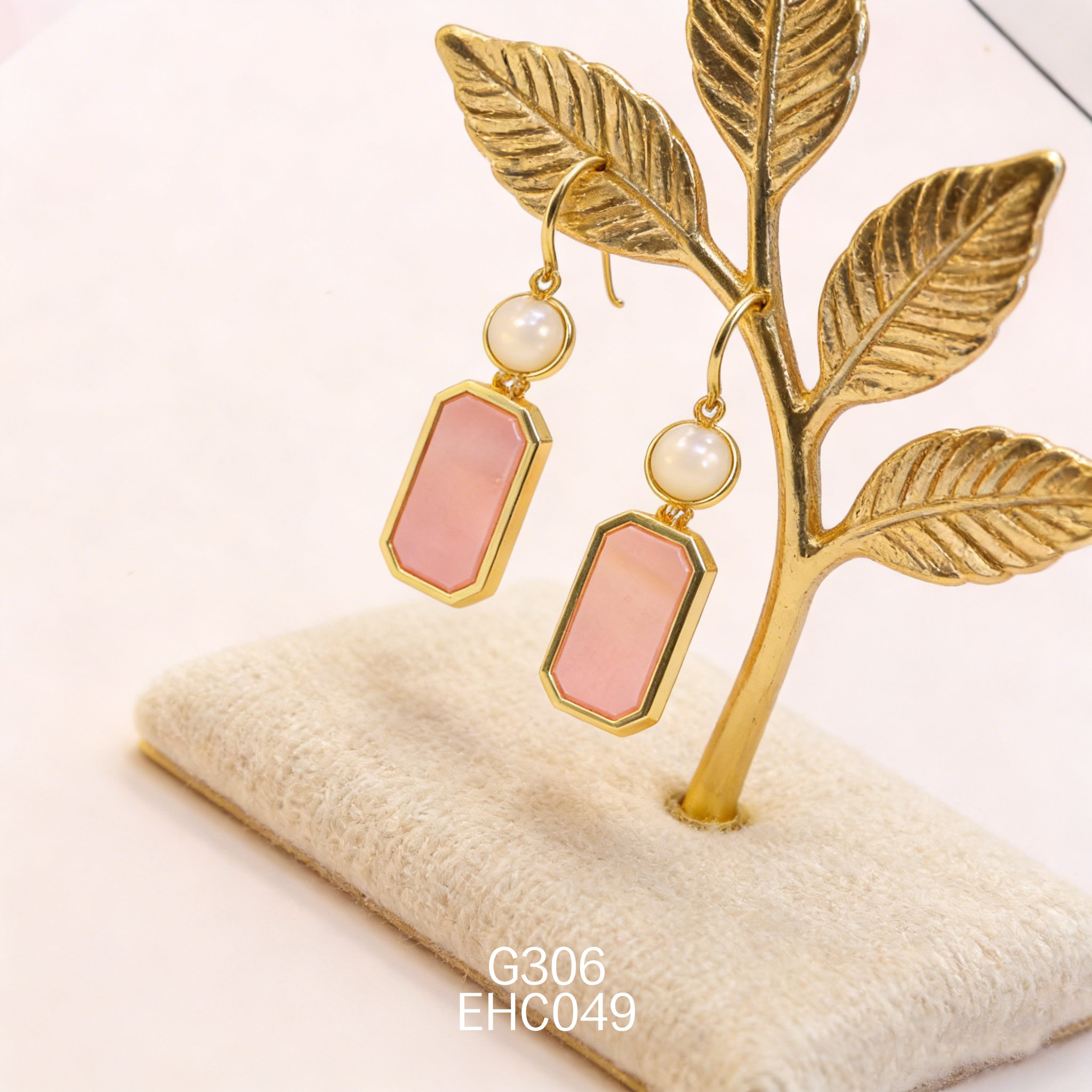 Orecchini placcati oro con Madreperla 8mm + Orechia di mare 10x21mm