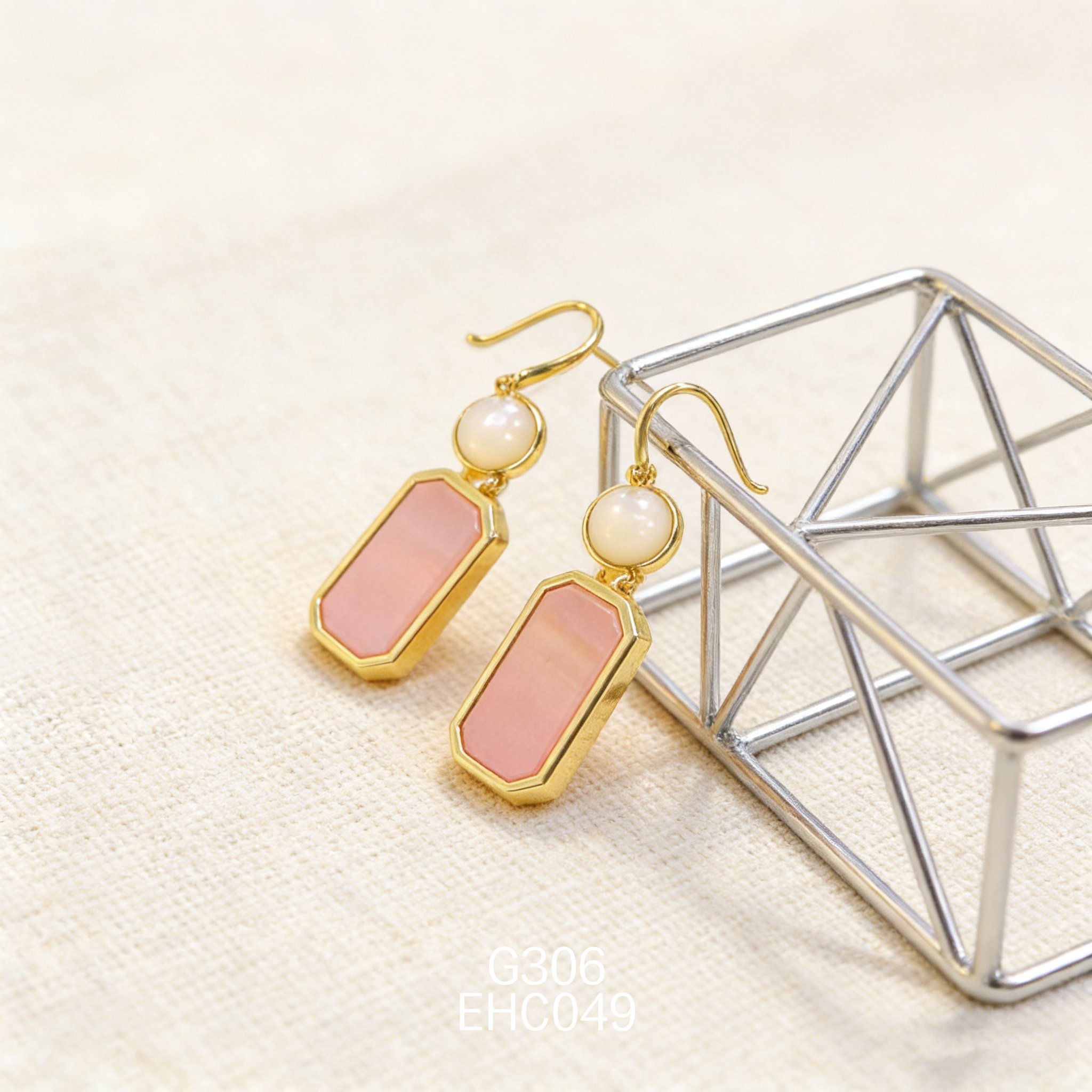 Orecchini placcati oro con Madreperla 8mm + Orechia di mare 10x21mm