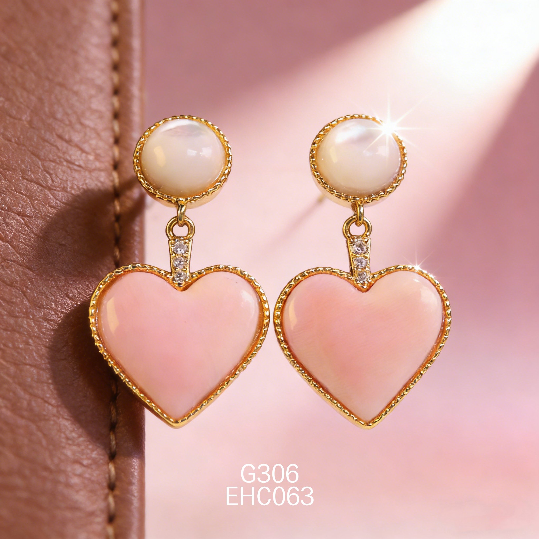 Orecchini placcati oro con Madreperla e Orechia di mare